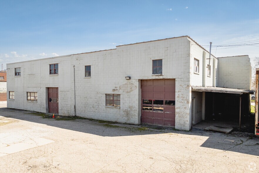 More Photos Of 113 S Dean St, Adrian Service For Sale