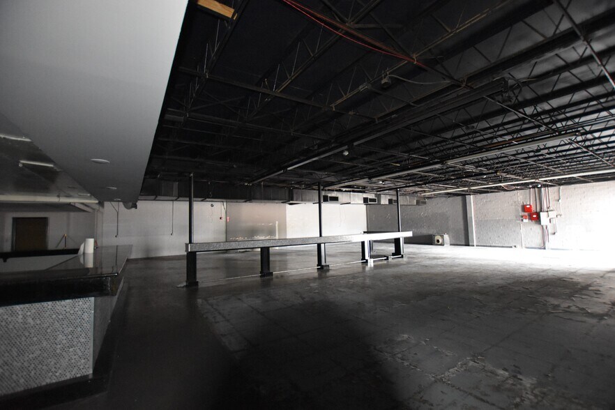 More Photos Of 921 Texas Ave, Texas City Service For Lease