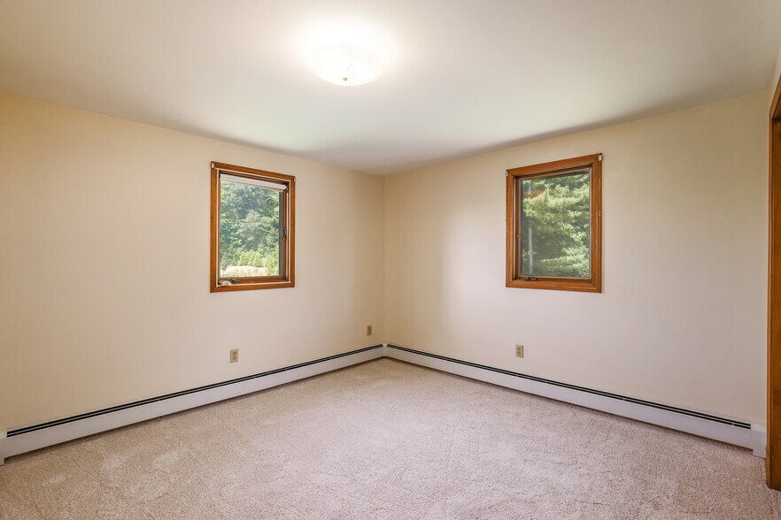 More Photos Of 199 Main St, Shrewsbury Specialty For Sale