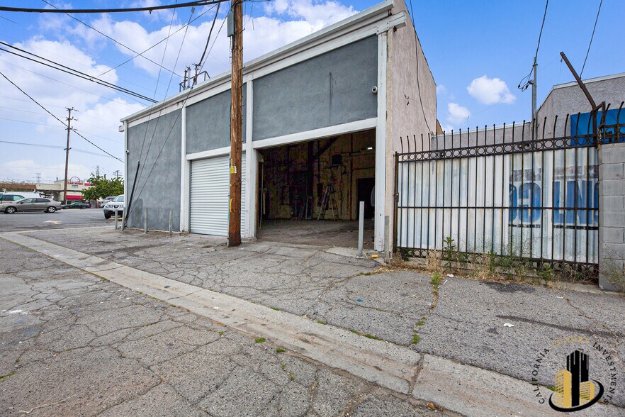 More Photos Of 5557 Cahuenga Blvd, North Hollywood General Retail For Sale