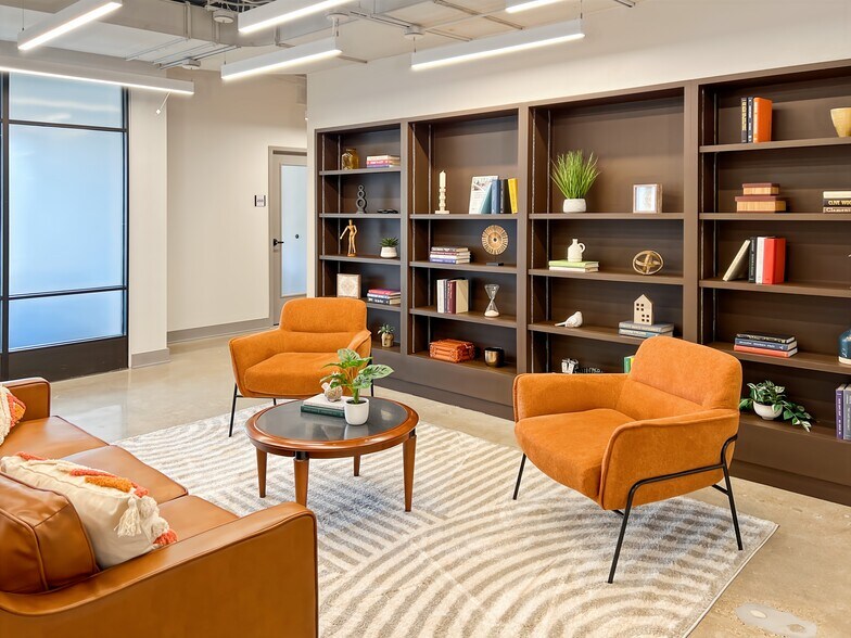 More Photos Of 222 S Prospect Ave, Park Ridge Coworking Space