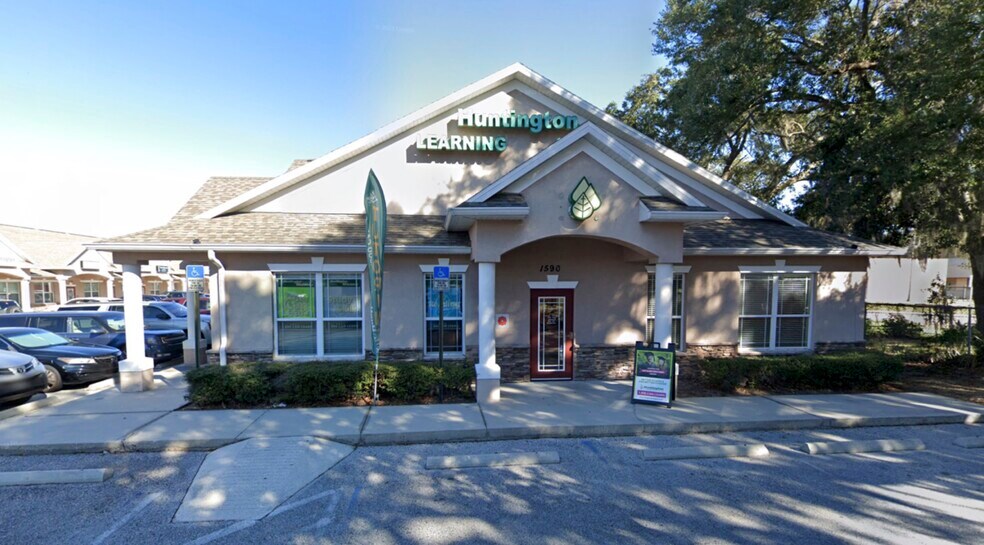 Primary Photo Of 1538-1554 Bloomingdale Ave, Valrico Unknown For Lease