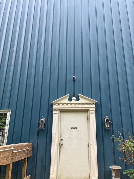 More Photos Of 185 Lafayette Rd, North Hampton Warehouse For Lease