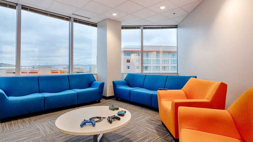 More Photos Of 500 Lee St E, Charleston Office For Lease