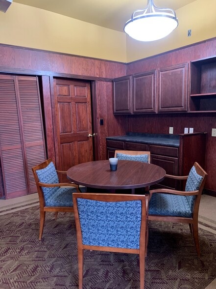 More Photos Of 105 S Linn Ave, Wentzville Coworking Space