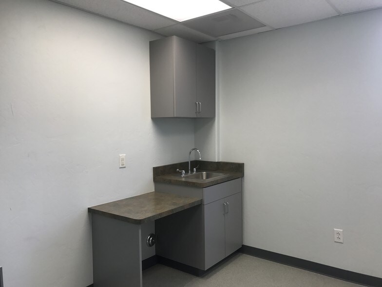 More Photos Of 1310 W St Marys Rd, Tucson Medical For Lease