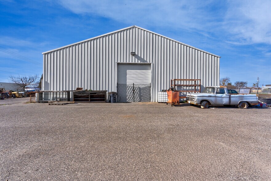 More Photos Of 301 Wetmore St, Manteca Manufacturing For Lease