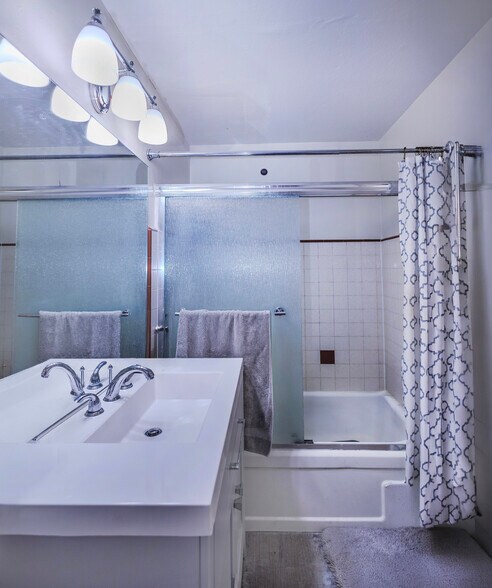 More Photos Of 106 N Bayshore Blvd, San Mateo Apartments For Sale