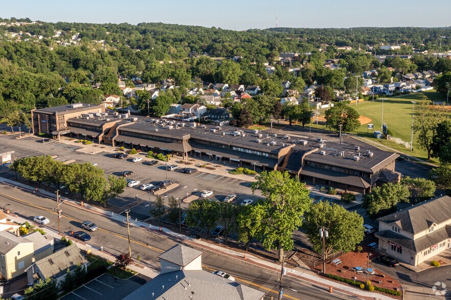 More Photos Of 1001 McBride Ave, Woodland Park Storefront Retail Office For Lease
