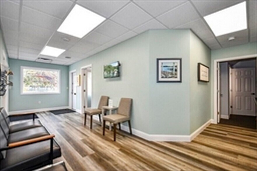 More Photos Of 977 South St, Fitchburg Office For Sale