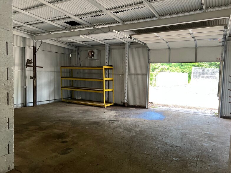 More Photos Of 6019-6027 Olson Rd, Brooklyn Warehouse For Lease