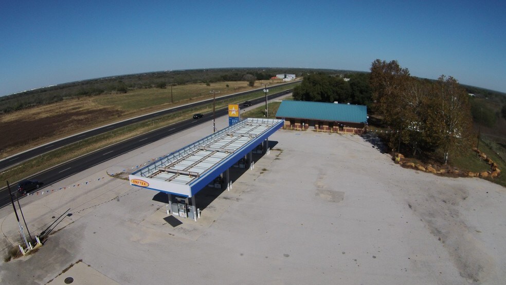 More Photos Of 19720 S US Highway 281, San Antonio Warehouse For Lease