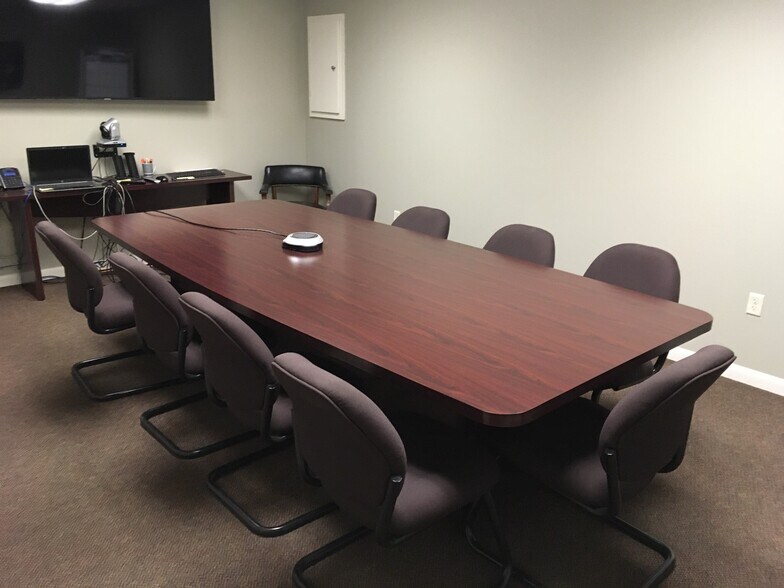 More Photos Of 955 Military Rd, Buffalo Manufacturing For Lease