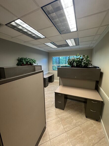 More Photos Of 2770 Horseshoe Dr S, Naples Office For Lease