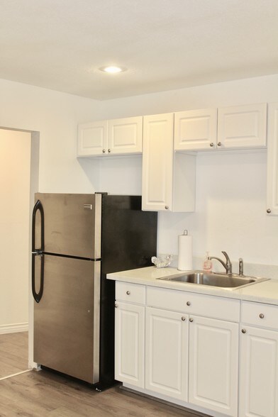 More Photos Of 703 S 10th St, Las Vegas Medical For Sale