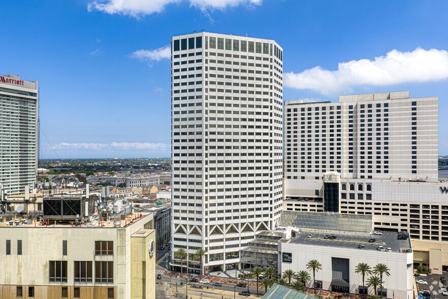 More Photos Of 365 Canal St, New Orleans Office For Lease