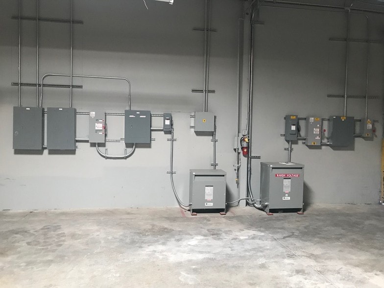 More Photos Of 2446 Pratt Ave, Hayward Warehouse For Lease