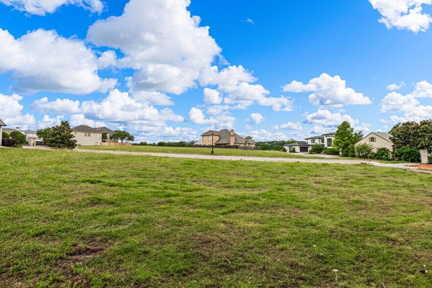 More Photos Of The Enclave, Waco Land For Sale