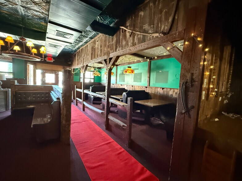 More Photos Of 57 Gleneida Ave, Carmel Restaurant For Sale