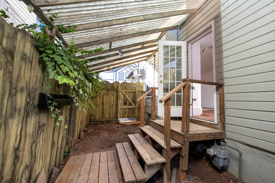 More Photos Of 128 S Main St, New Hope Storefront Retail Office For Sale