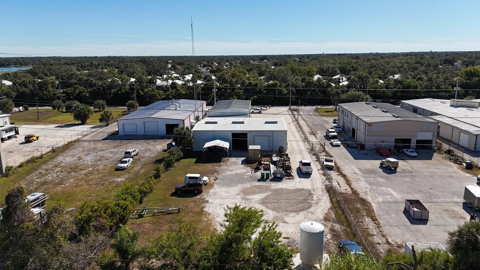 More Photos Of 170 Rich St, Venice Warehouse For Sale