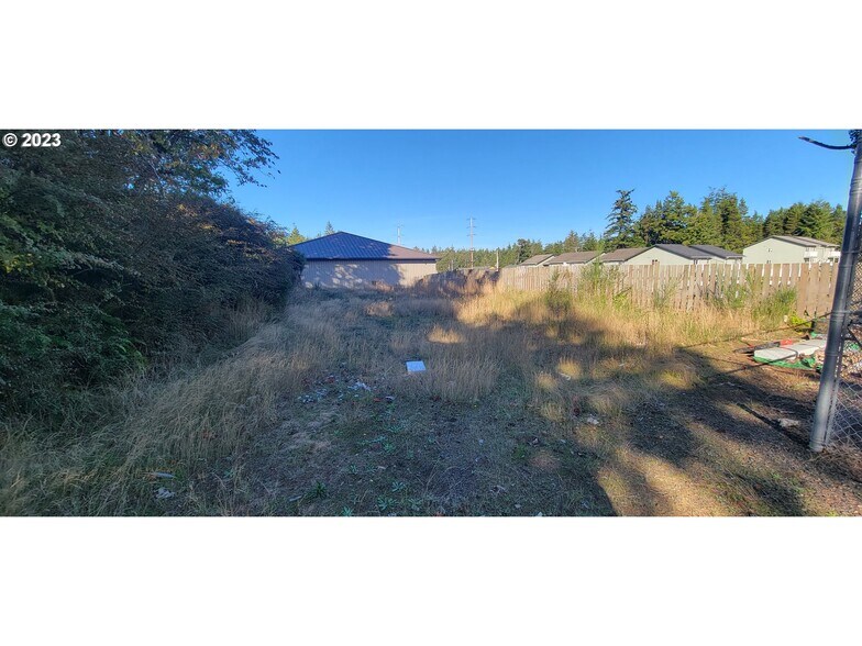 More Photos Of 1515 Newmark Ave, Coos Bay Auto Dealership For Sale