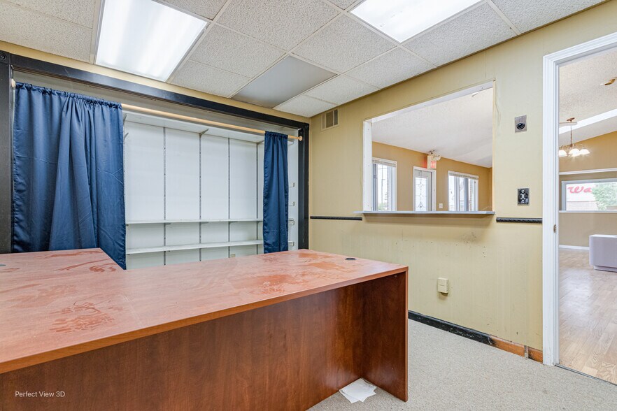 More Photos Of 1561 N Division St, Morris Office For Sale