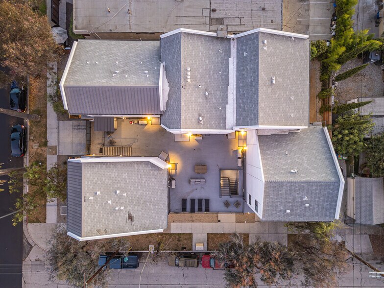 More Photos Of 2301 S Cloverdale Ave, Los Angeles Apartments For Sale