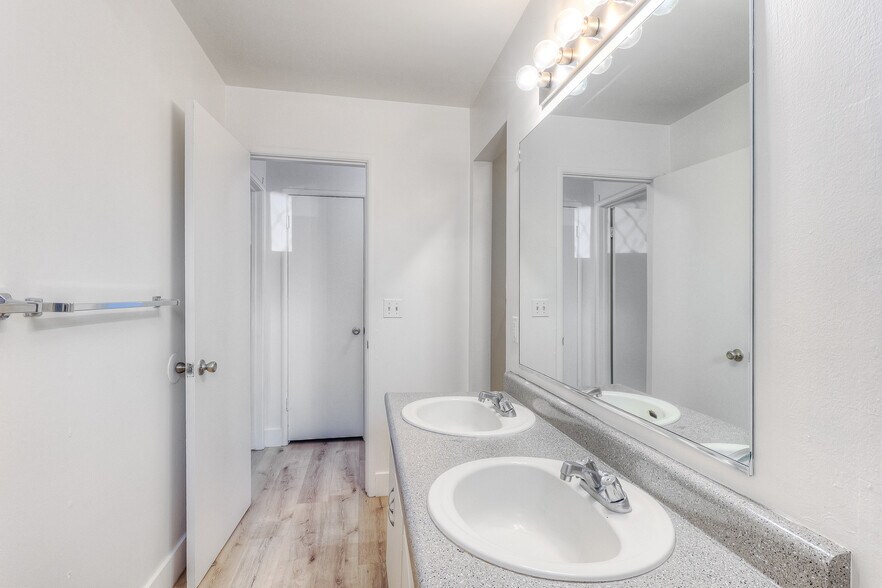 More Photos Of 1445 W 3rd St, Chico Apartments For Sale