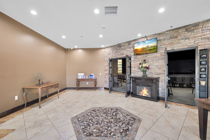 More Photos Of 17180 Soledad Canyon Rd, Canyon Country Religious Facility For Sale