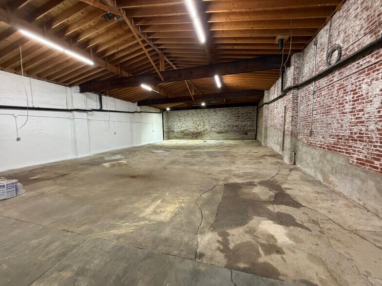 More Photos Of 4547-4549 E Thompson St, Philadelphia General Retail For Lease