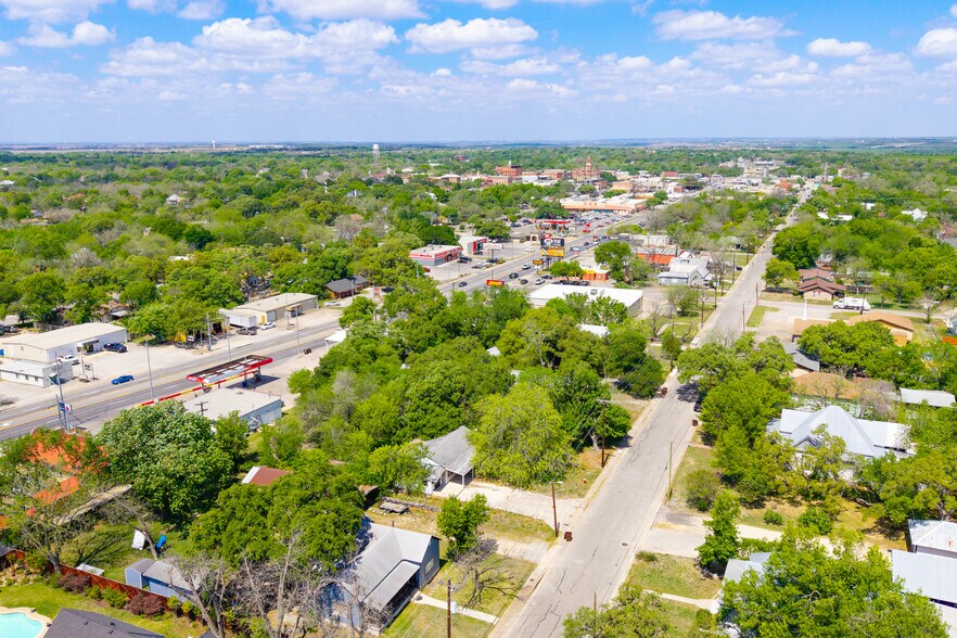 More Photos Of 725 S Brazos St, Lockhart Land For Sale