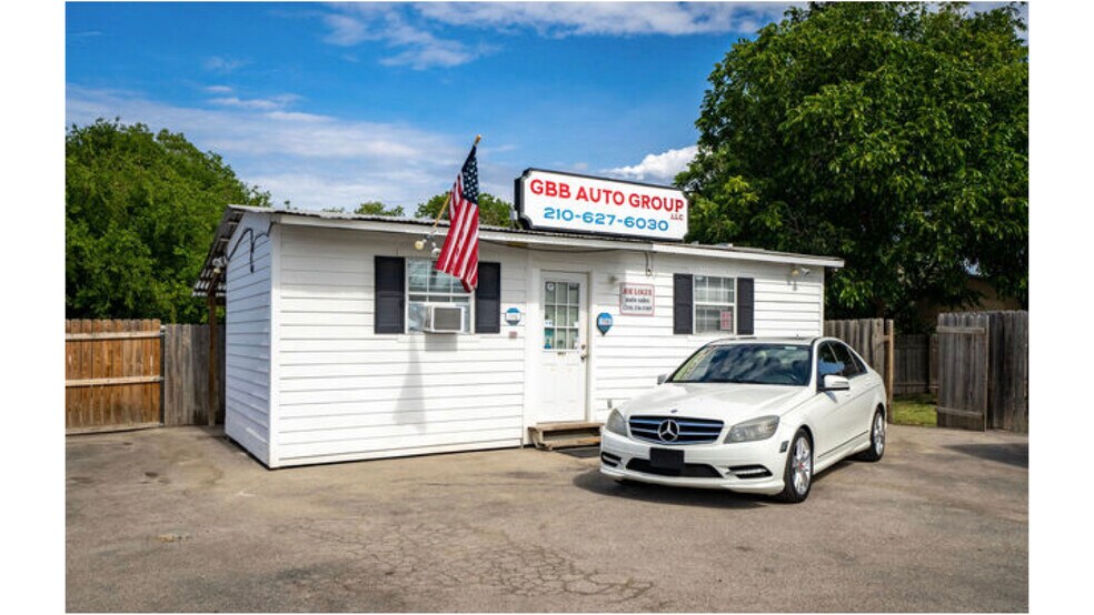 More Photos Of 5671 Randolph Blvd, San Antonio Freestanding For Sale