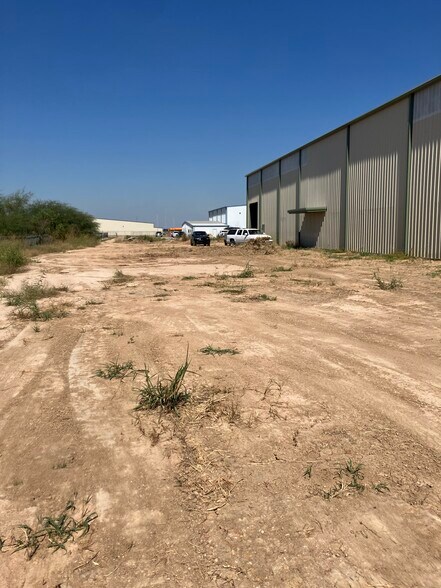 More Photos Of 15315 Old Humble Rd, Humble Warehouse For Lease