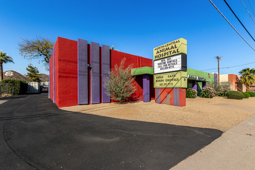 More Photos Of 20 W Dunlap Rd, Phoenix Veterinarian Kennel For Sale