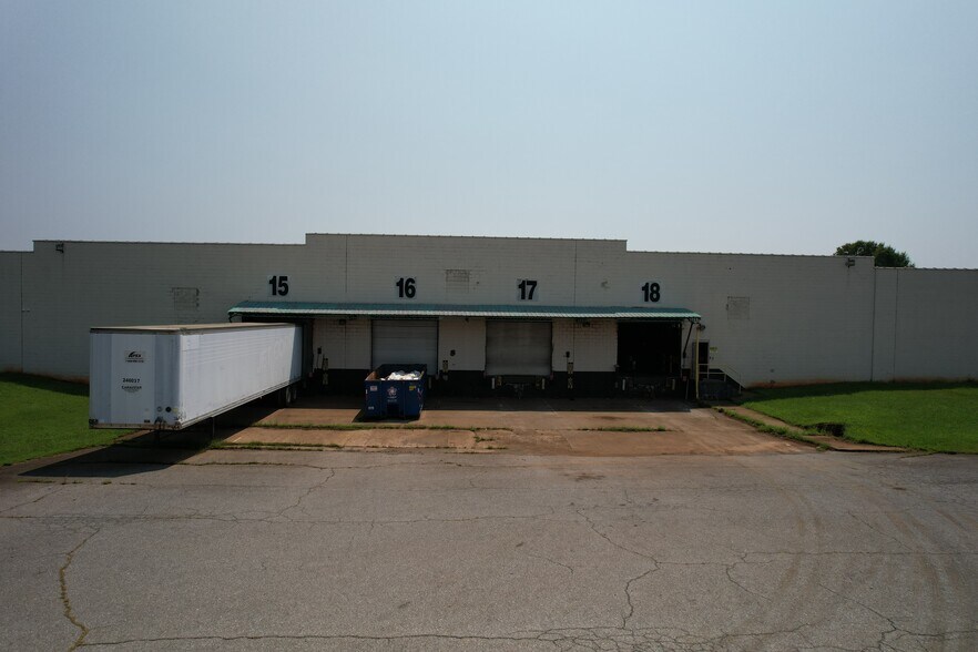 More Photos Of 70 Industrial Dr, Cartersville Warehouse For Sale