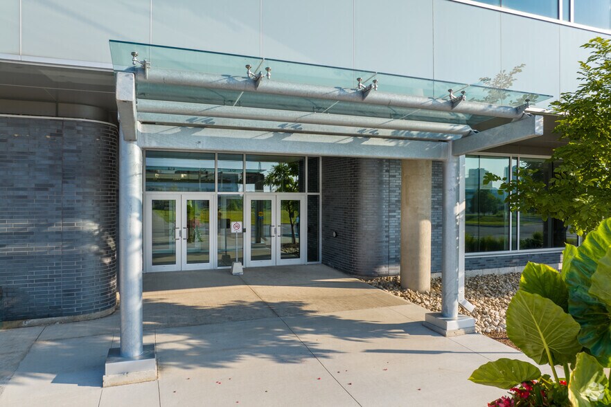 More Photos Of 375 Hagey Blvd, Waterloo Office For Lease