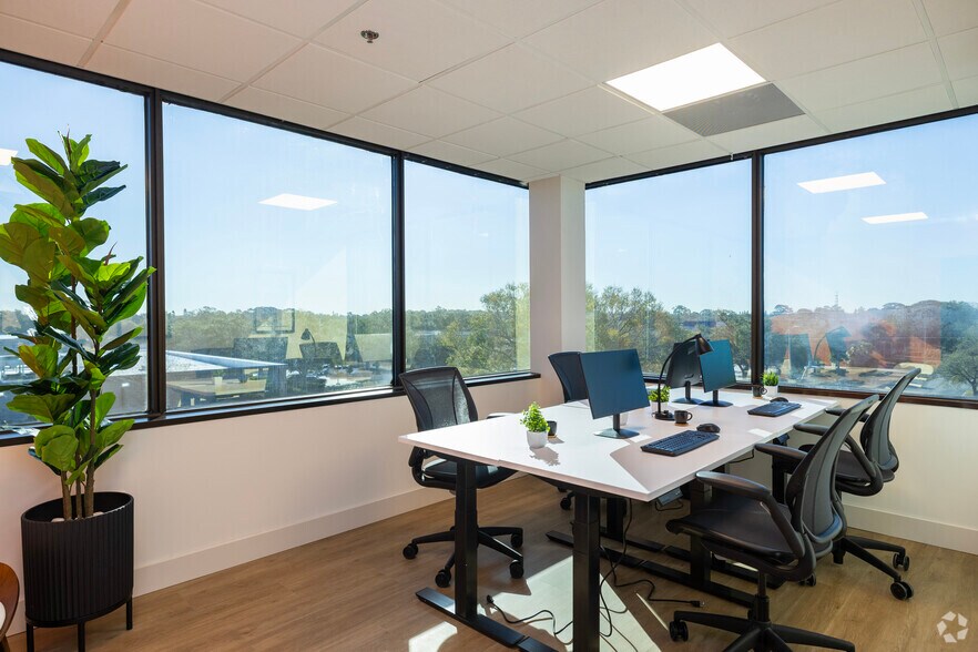 More Photos Of 6698 68th Ave N, Pinellas Park Coworking Space