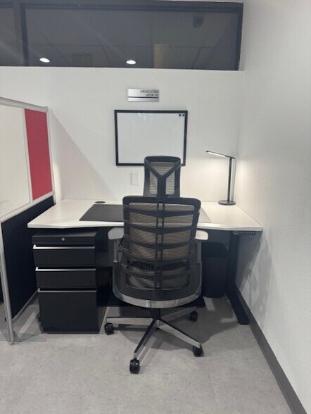 More Photos Of 3275 W Ina Rd, Tucson Coworking Space