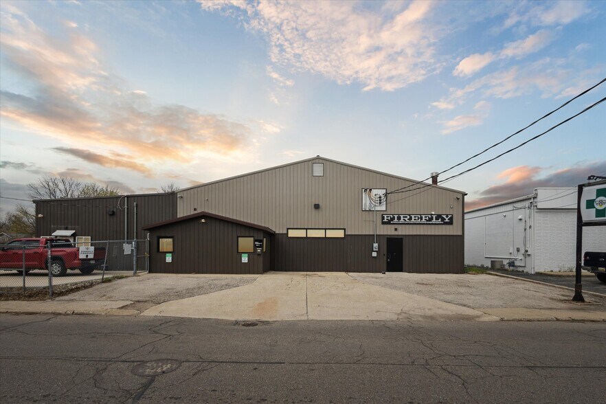 More Photos Of 919 Michigan St, Niles Warehouse For Sale