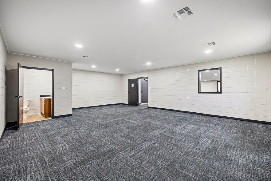 More Photos Of 1401 S Choctaw Ave, El Reno Flex For Lease