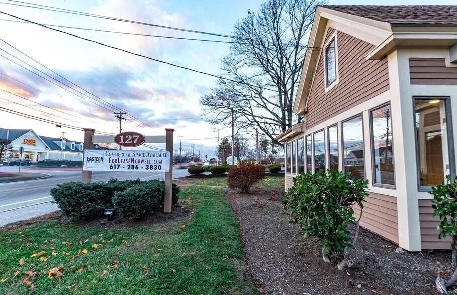 More Photos Of 127 Washington St, Norwell Medical For Lease