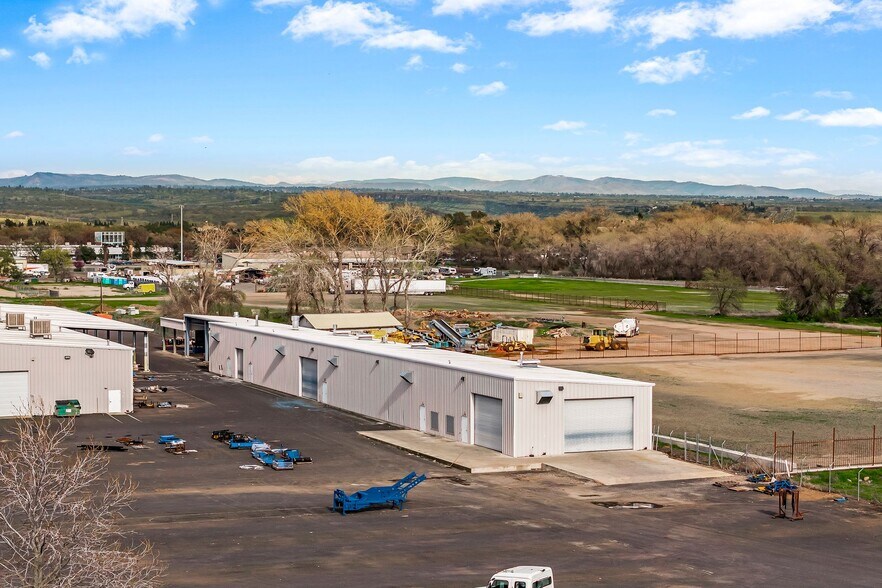 More Photos Of 89 Loren Ave, Chico Manufacturing For Lease