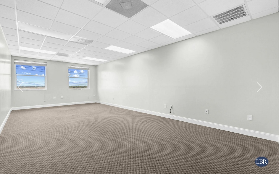 More Photos Of 6855 Tico Rd, Titusville Office For Lease