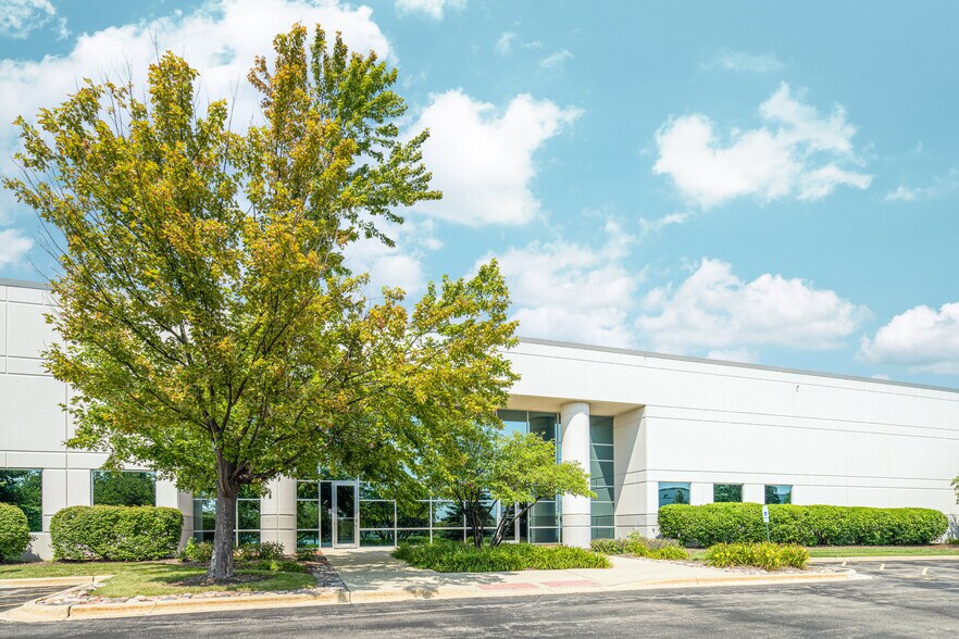 More Photos Of 3540-3630 Amhurst Pky, Waukegan Manufacturing For Lease