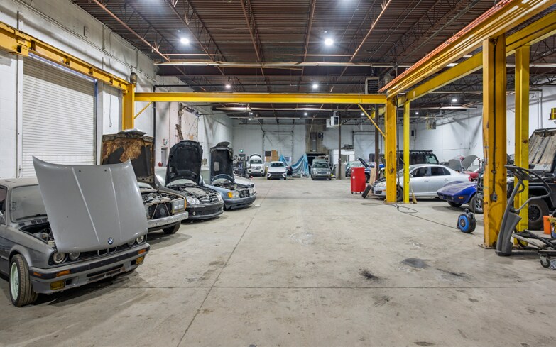 More Photos Of 5316 36th St SE, Calgary Manufacturing For Lease