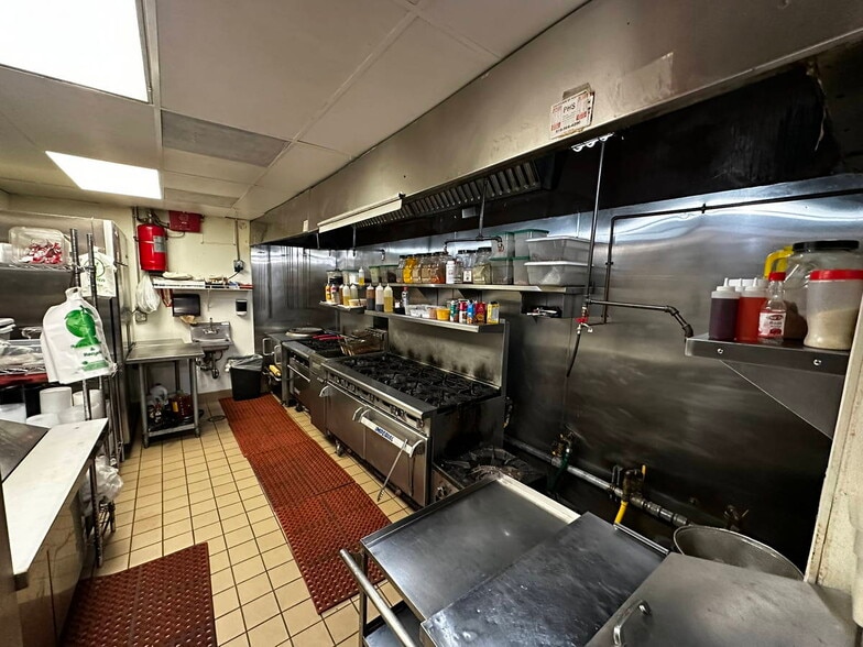 More Photos Of 1128-1142 Valencia St, San Francisco Apartments For Lease