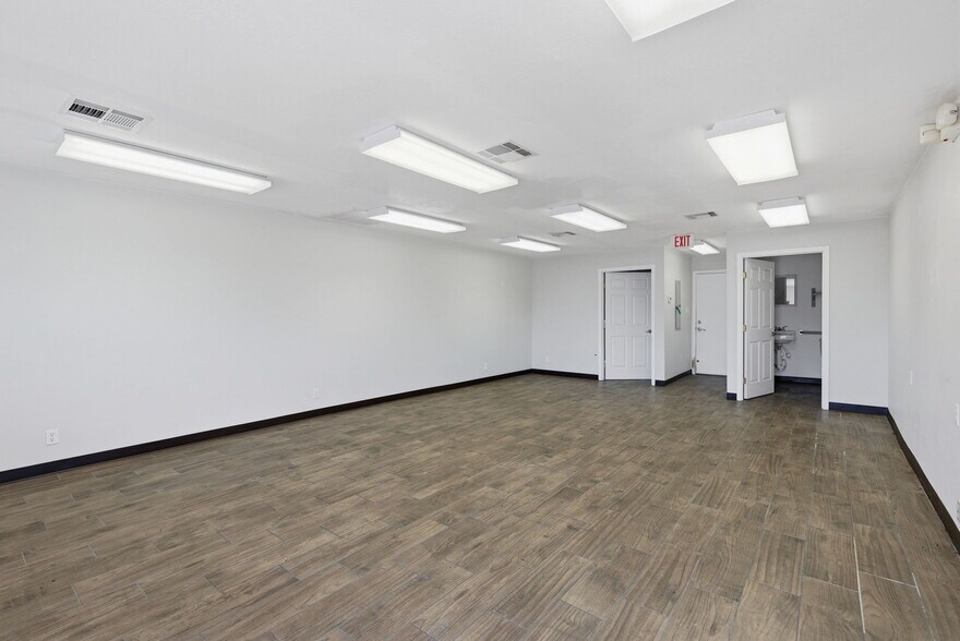 More Photos Of 3620 Maplewood Dr, Sulphur Specialty For Sale