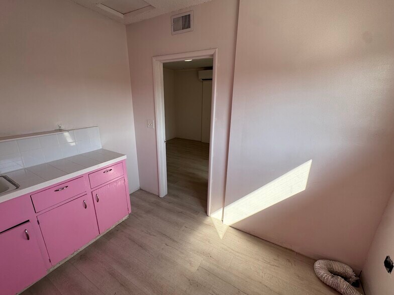 More Photos Of 403 N L St, Dinuba Medical For Lease