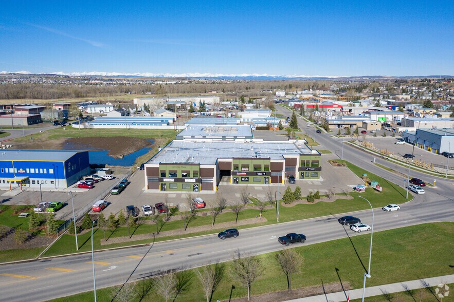 More Photos Of 220 Stockton Ave, Okotoks Distribution For Lease